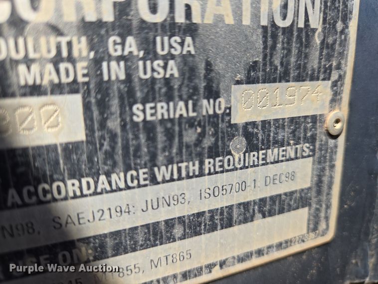 image for item EN8890 2004 Caterpillar  Challenger MT855 tractor