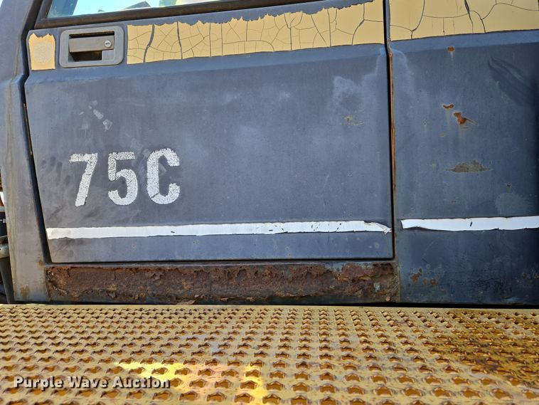 image for item EN8891 1994 Caterpillar Challenger 75C tractor