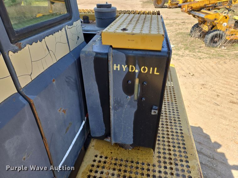 image for item EN8891 1994 Caterpillar Challenger 75C tractor