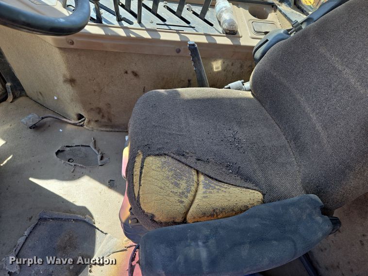 image for item EN8891 1994 Caterpillar Challenger 75C tractor