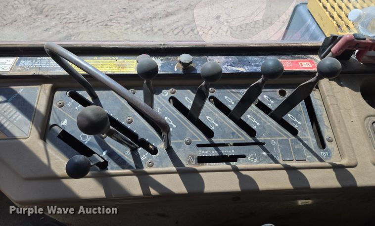 image for item EN8891 1994 Caterpillar Challenger 75C tractor