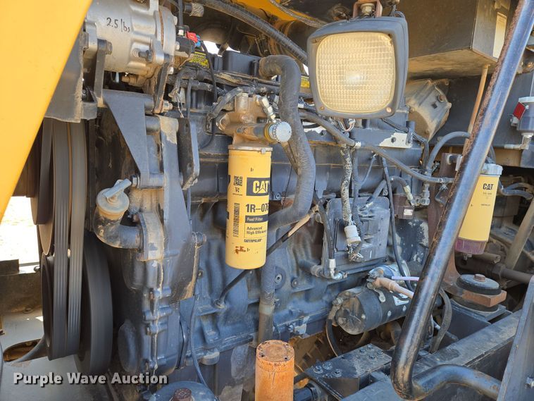 image for item EN8891 1994 Caterpillar Challenger 75C tractor