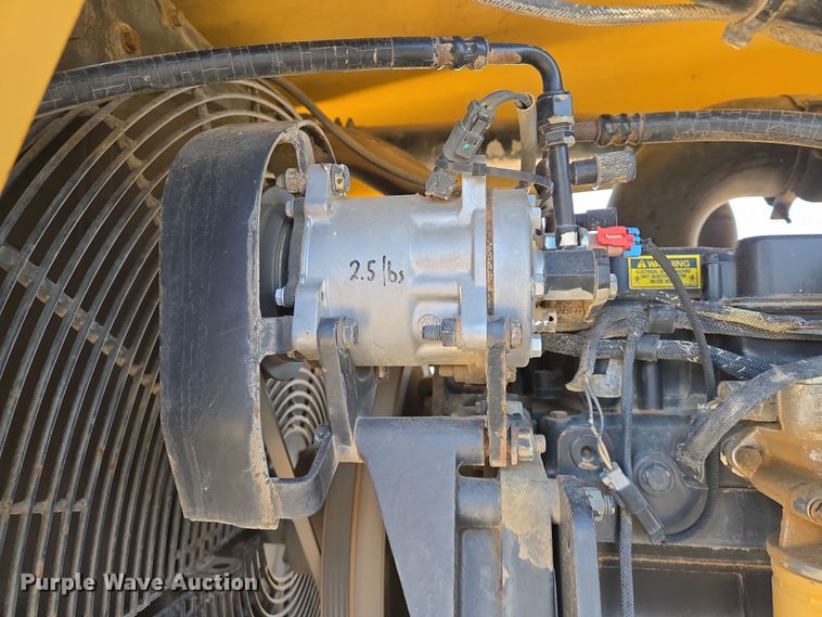 image for item EN8891 1994 Caterpillar Challenger 75C tractor