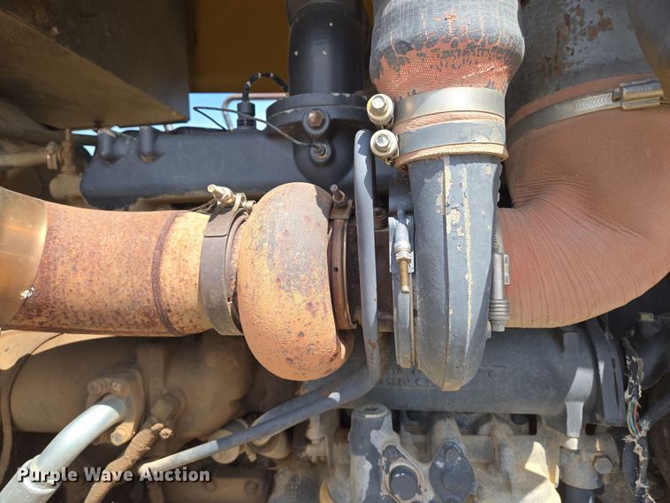 image for item EN8891 1994 Caterpillar Challenger 75C tractor