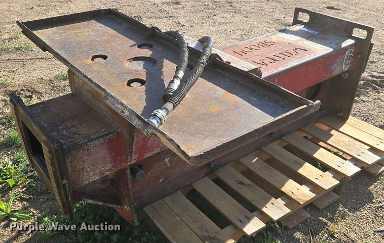 image for item EO0762 Cyclone skid steer hammer