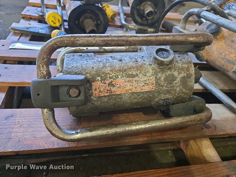 image for item EO0764 (6) concrete vibrators