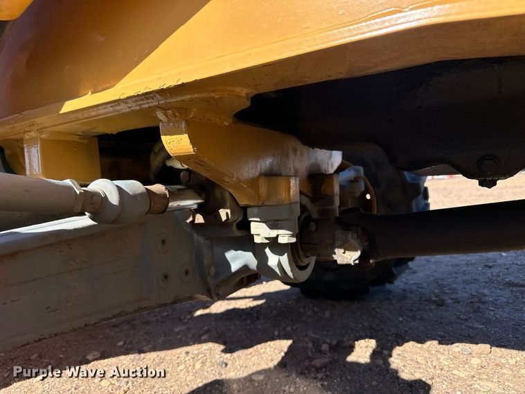 image for item EQ4631 1997 New Holland 575E backhoe