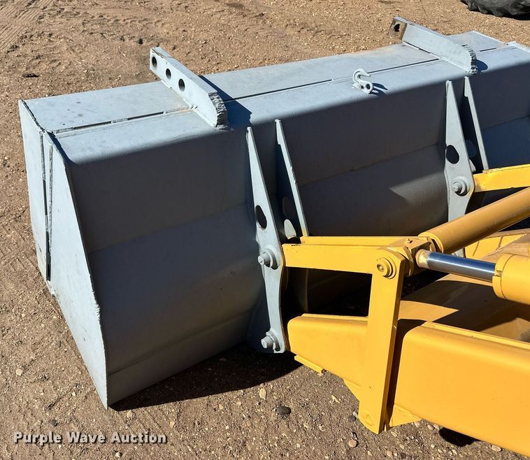 image for item EQ4631 1997 New Holland 575E backhoe