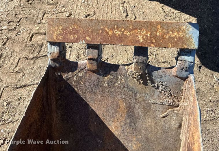 image for item EQ4631 1997 New Holland 575E backhoe