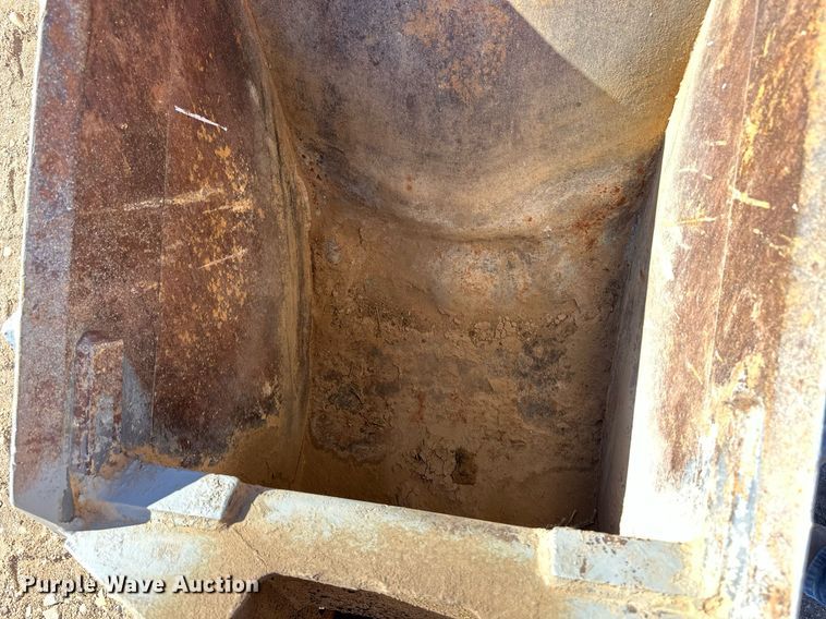 image for item EQ4631 1997 New Holland 575E backhoe