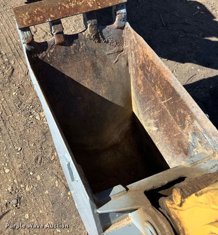 image for item EQ4631 1997 New Holland 575E backhoe