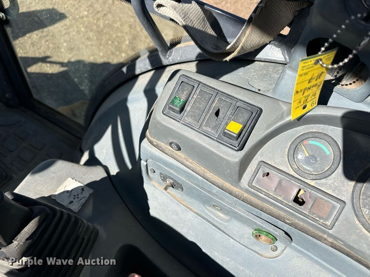 image for item EQ4631 1997 New Holland 575E backhoe