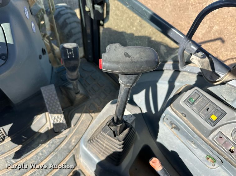 image for item EQ4631 1997 New Holland 575E backhoe