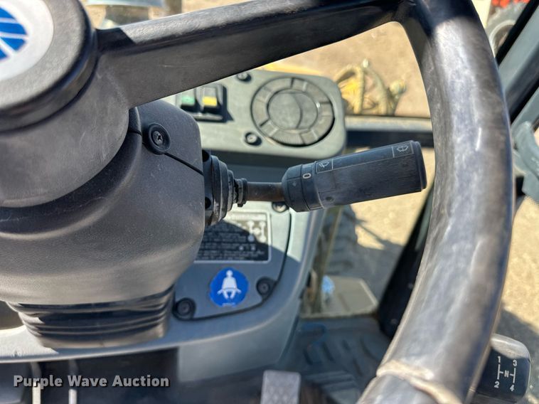 image for item EQ4631 1997 New Holland 575E backhoe