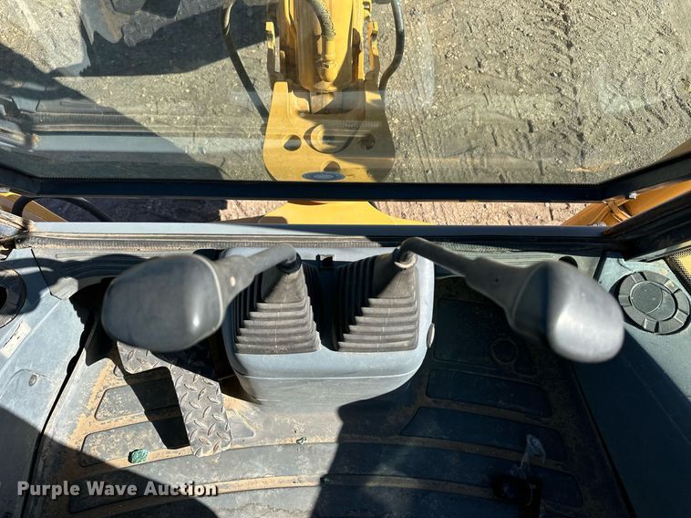 image for item EQ4631 1997 New Holland 575E backhoe