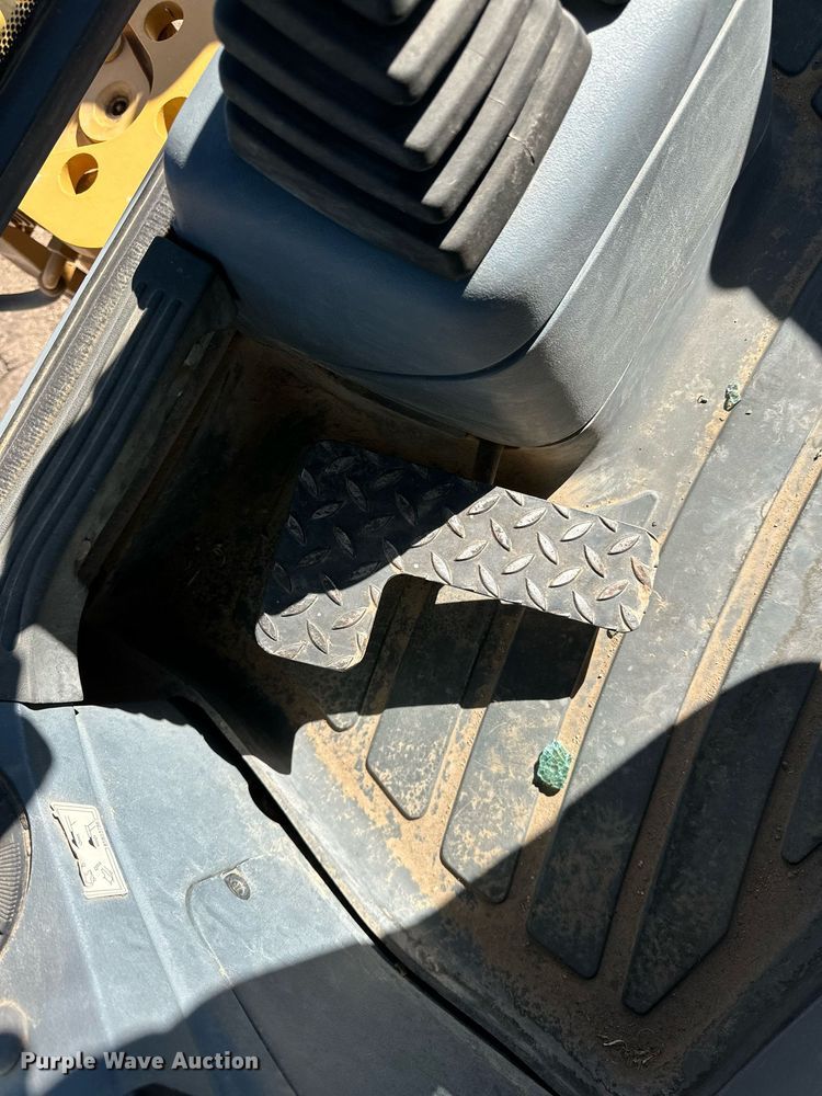 image for item EQ4631 1997 New Holland 575E backhoe