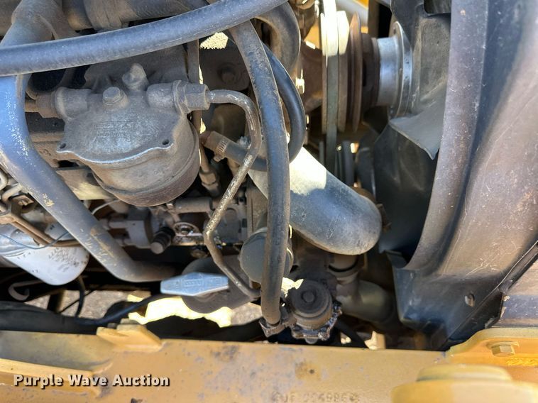 image for item EQ4631 1997 New Holland 575E backhoe