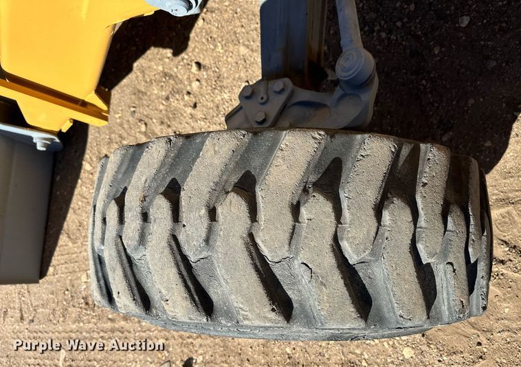 image for item EQ4631 1997 New Holland 575E backhoe