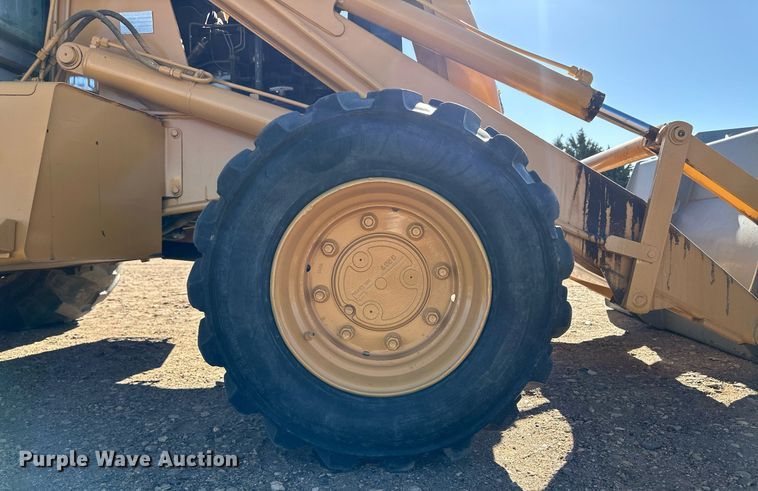 image for item EQ4631 1997 New Holland 575E backhoe