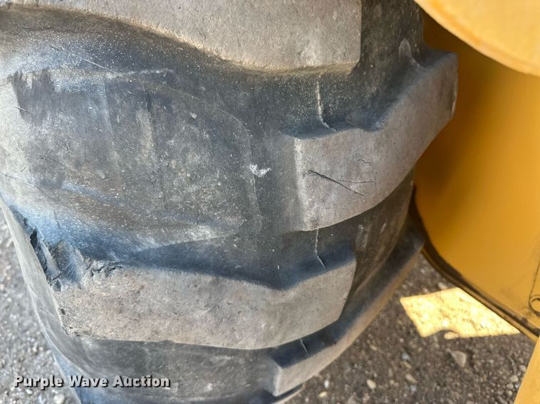 image for item EQ4631 1997 New Holland 575E backhoe