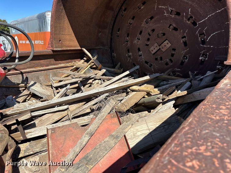 image for item EQ4642 RSI shredder trailer