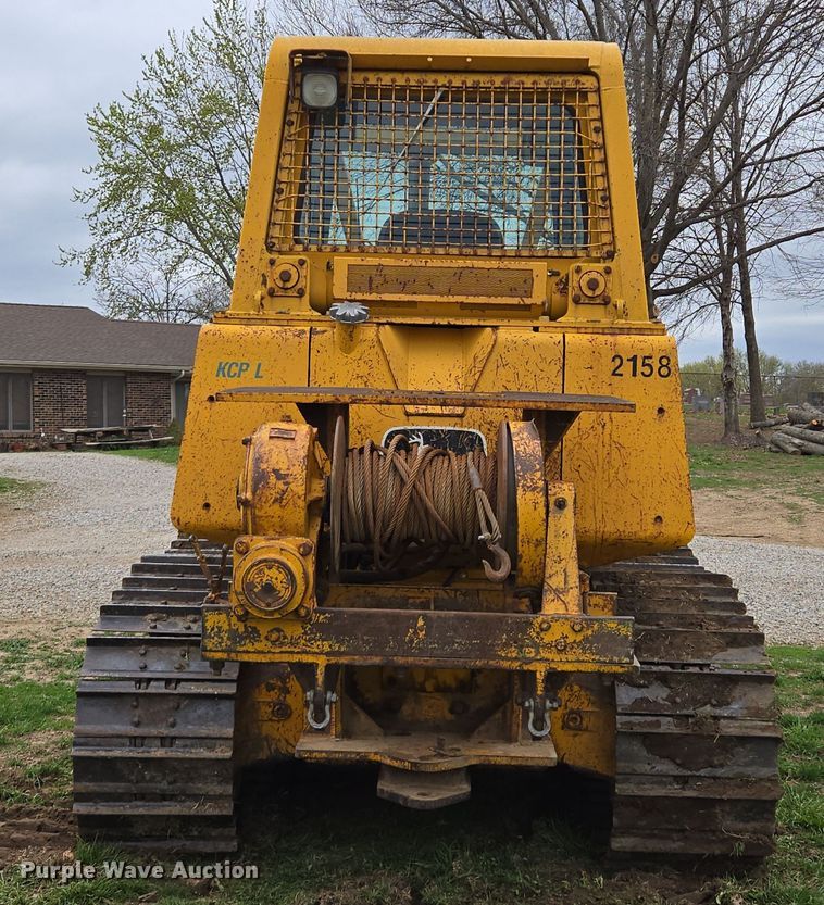 image for item EQ6981 1992 John Deere 750B dozer