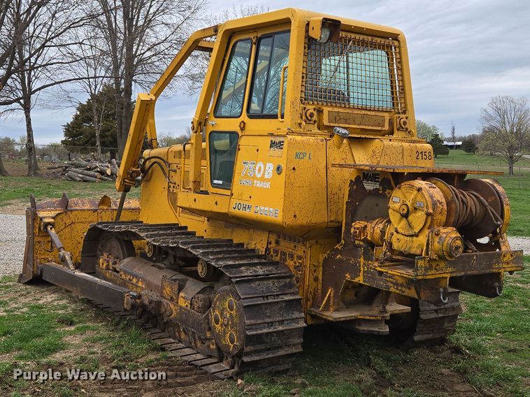 image for item EQ6981 1992 John Deere 750B dozer