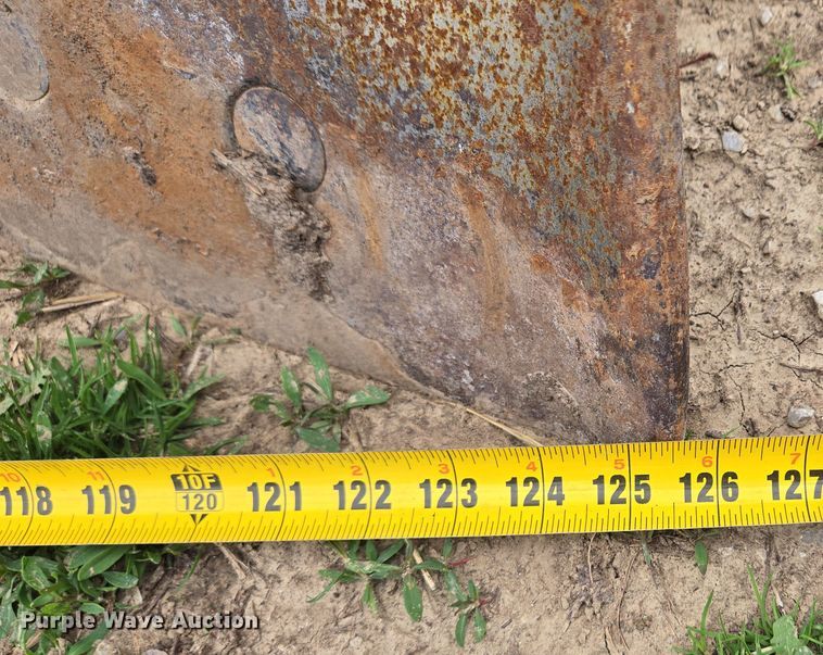 image for item EQ6981 1992 John Deere 750B dozer