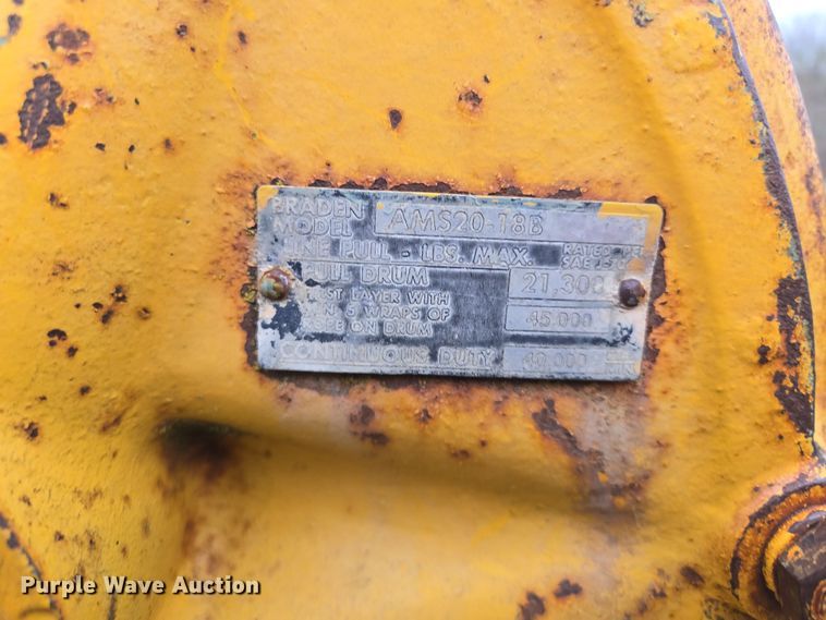 image for item EQ6981 1992 John Deere 750B dozer