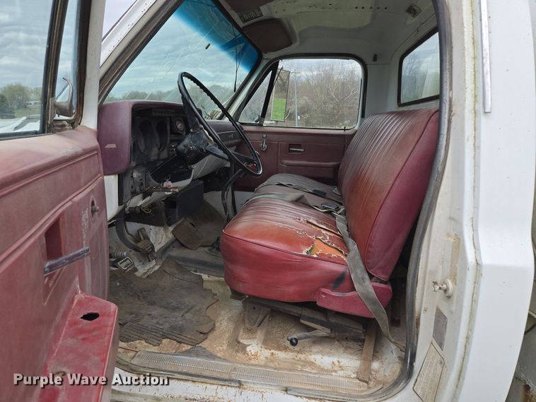image for item EQ6983 1983 GMC 7000 fuel truck