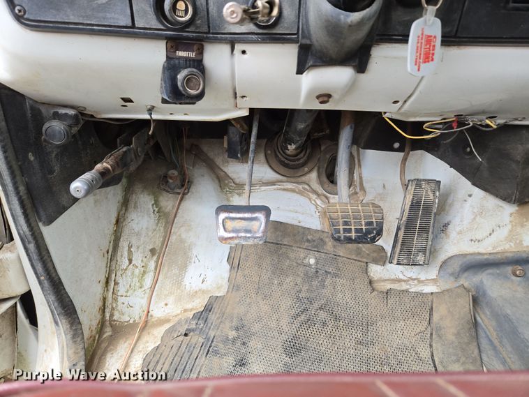 image for item EQ6983 1983 GMC 7000 fuel truck