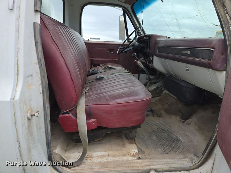 image for item EQ6983 1983 GMC 7000 fuel truck