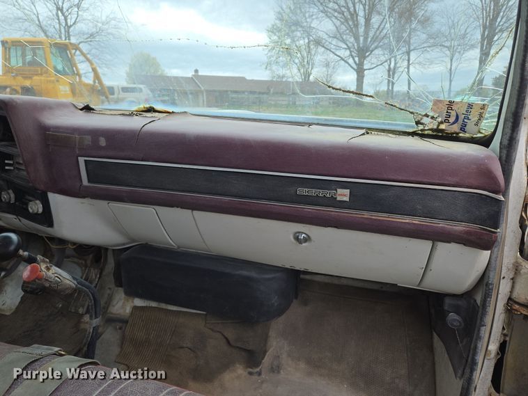 image for item EQ6983 1983 GMC 7000 fuel truck