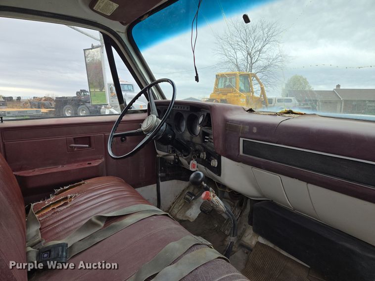 image for item EQ6983 1983 GMC 7000 fuel truck