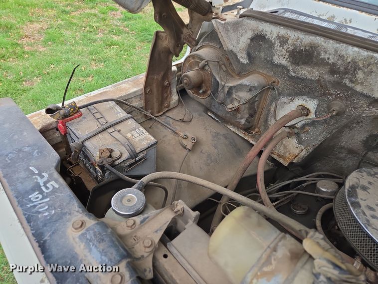 image for item EQ6983 1983 GMC 7000 fuel truck