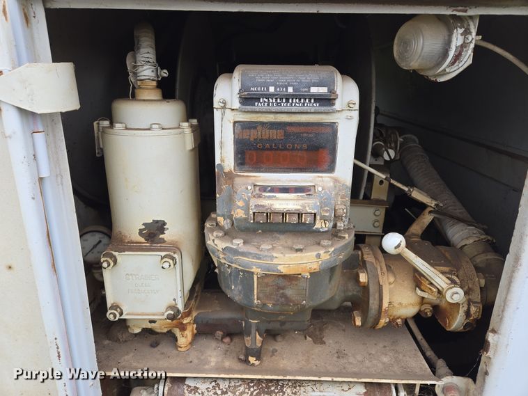 image for item EQ6983 1983 GMC 7000 fuel truck