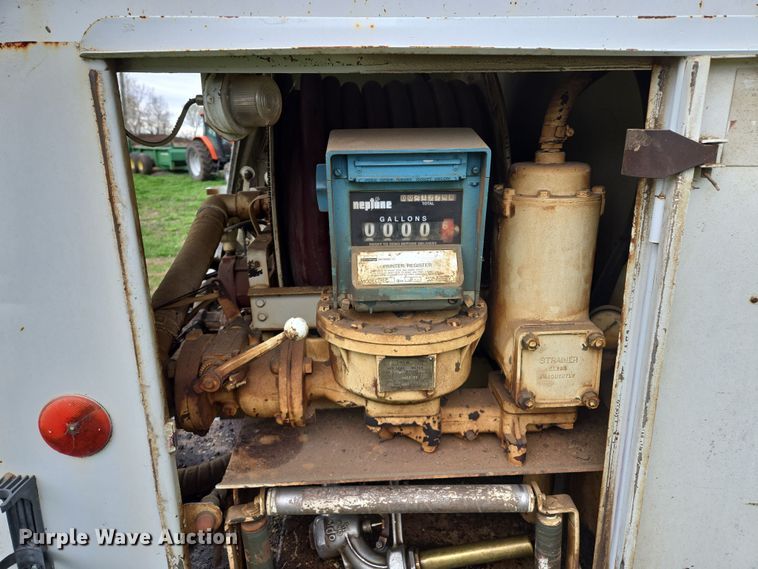 image for item EQ6983 1983 GMC 7000 fuel truck