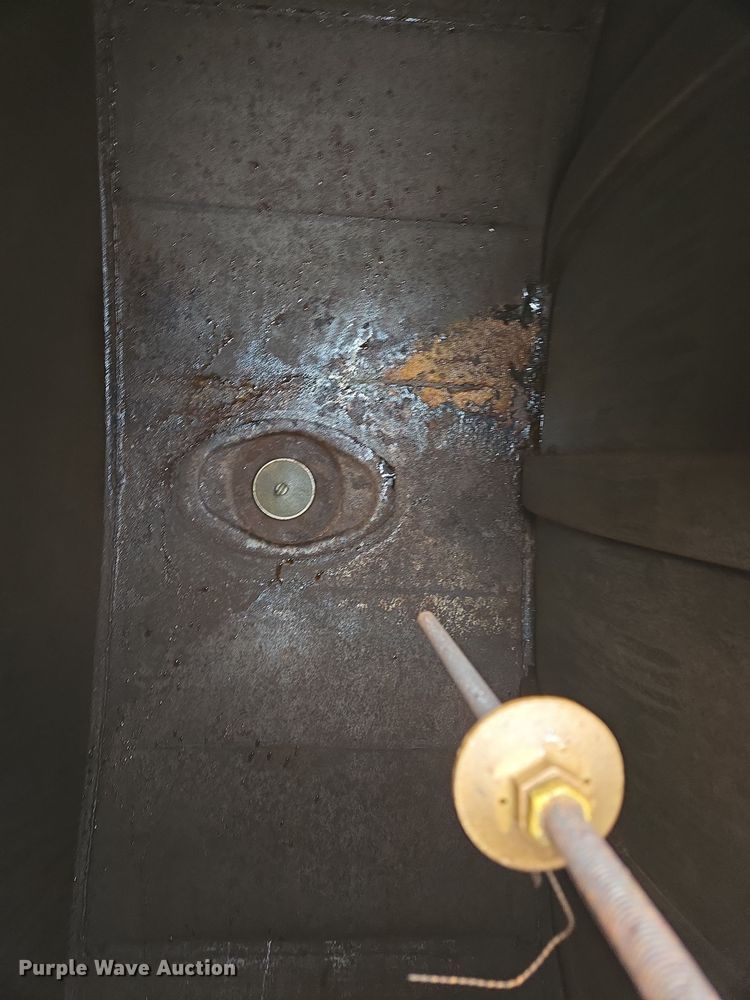 image for item EQ6983 1983 GMC 7000 fuel truck