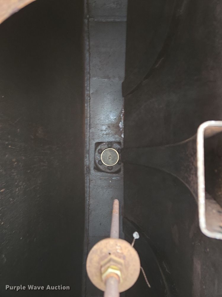 image for item EQ6983 1983 GMC 7000 fuel truck