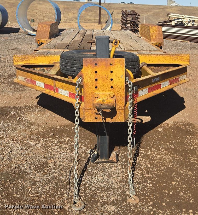 image for item ER5171 2004 Trail King tilt deck equipment trailer
