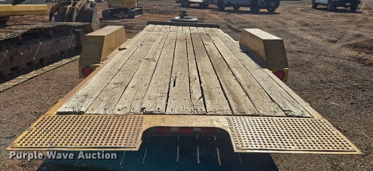 image for item ER5171 2004 Trail King tilt deck equipment trailer