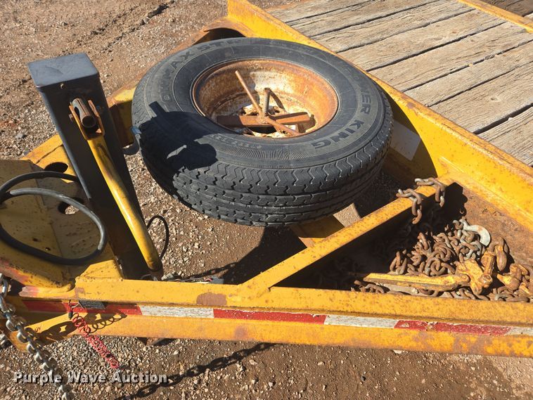 image for item ER5171 2004 Trail King tilt deck equipment trailer