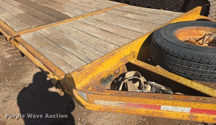 image for item ER5171 2004 Trail King tilt deck equipment trailer