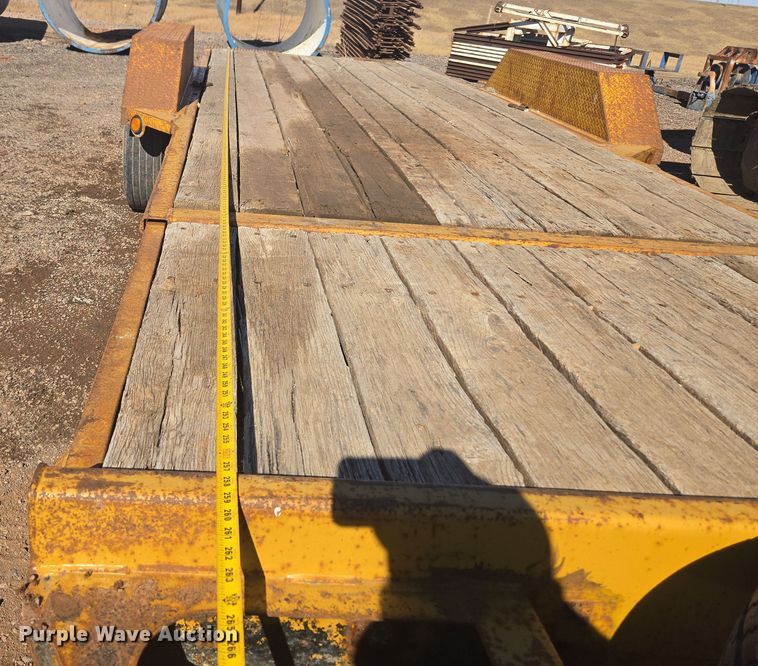 image for item ER5171 2004 Trail King tilt deck equipment trailer