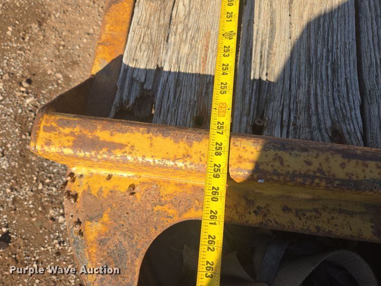 image for item ER5171 2004 Trail King tilt deck equipment trailer