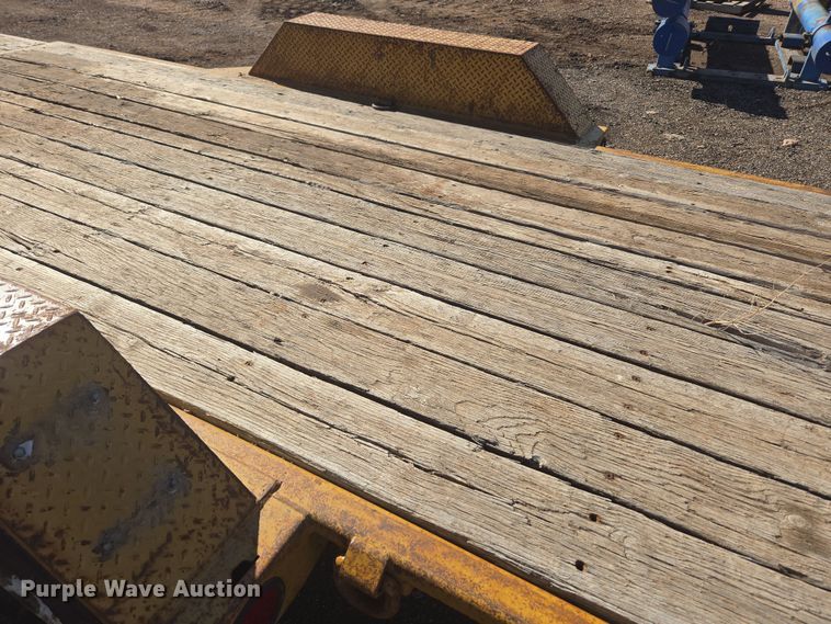 image for item ER5171 2004 Trail King tilt deck equipment trailer