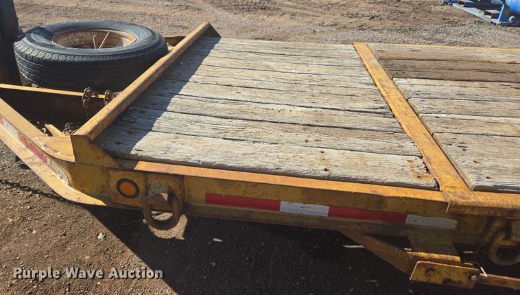 image for item ER5171 2004 Trail King tilt deck equipment trailer