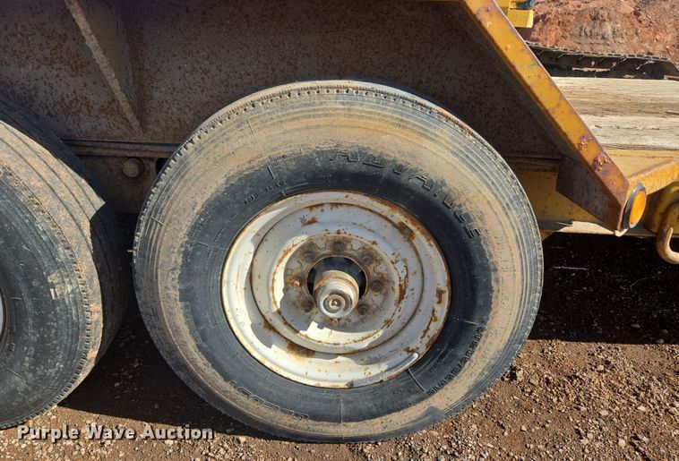 image for item ER5171 2004 Trail King tilt deck equipment trailer