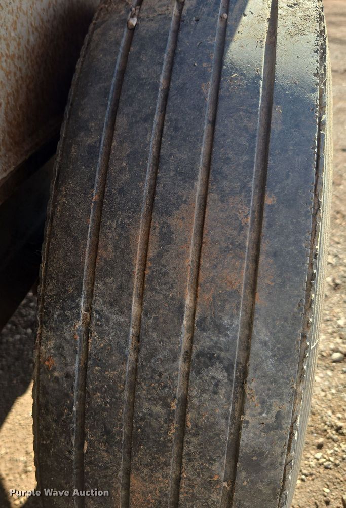 image for item ER5171 2004 Trail King tilt deck equipment trailer