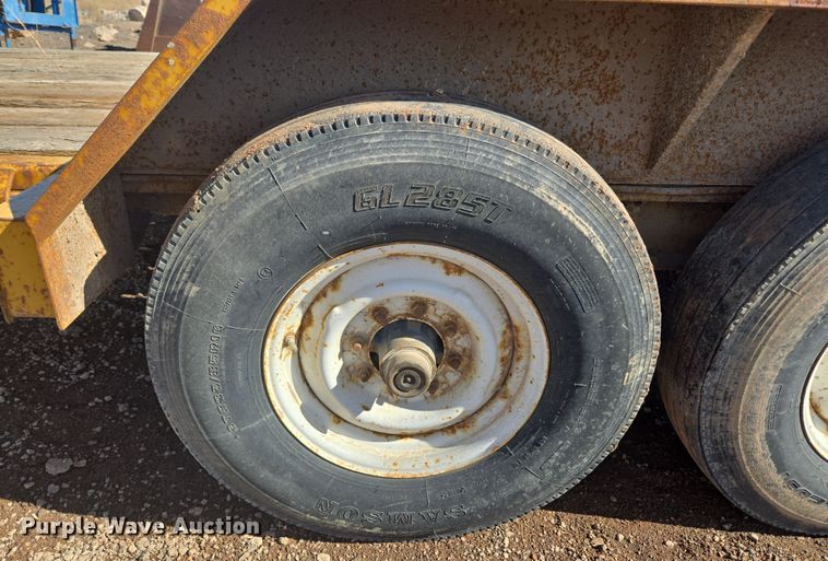 image for item ER5171 2004 Trail King tilt deck equipment trailer